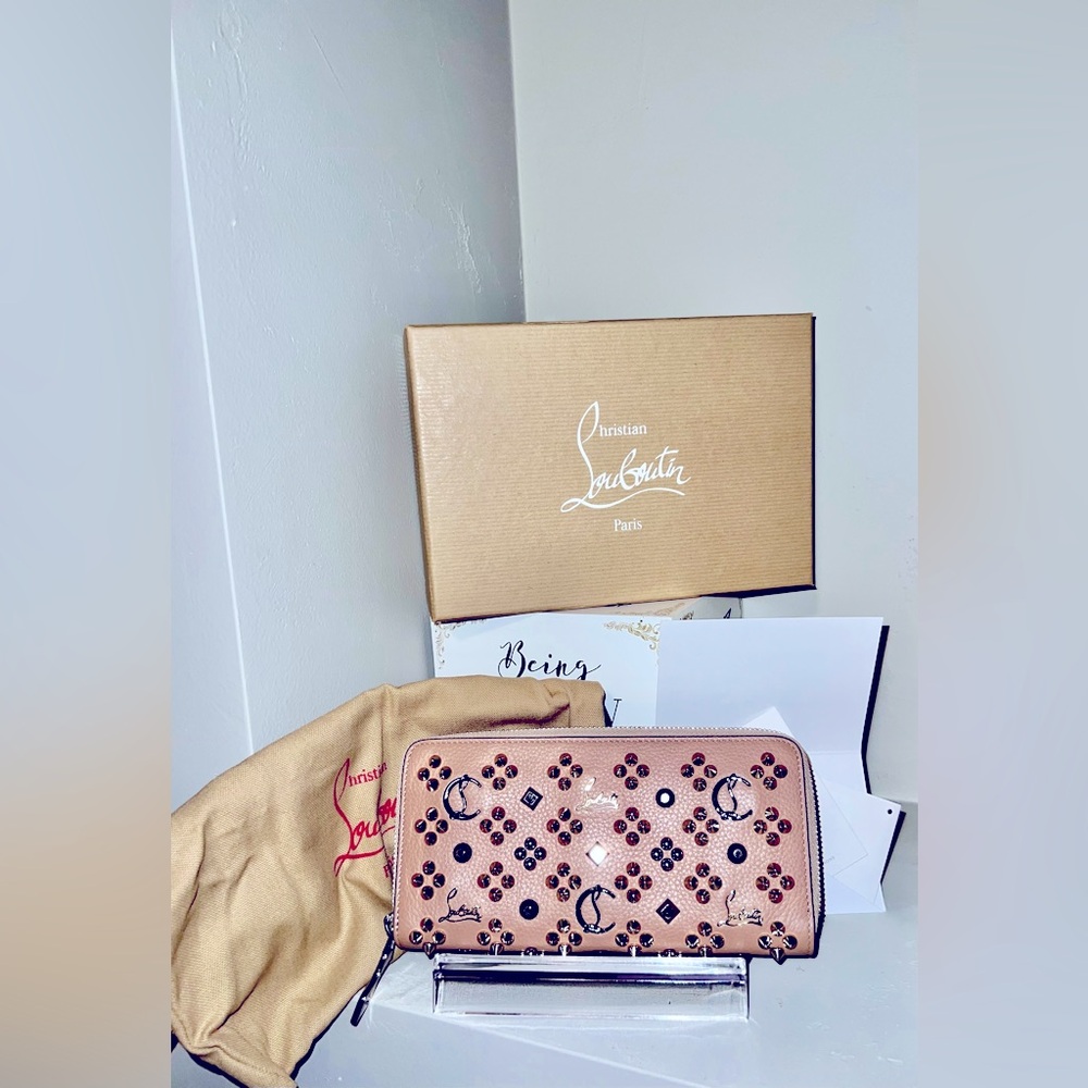 EUC Louboutin Panettone Loubinthesky Stud Wallet